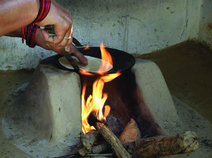 (a) Chulha (Traditional stove)